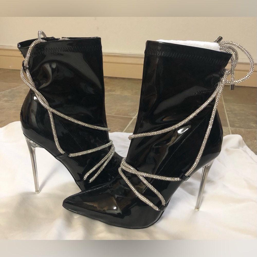 AZALEA WANG DIAMOND DRIP STILETTO BOOTIES SIZE: 9